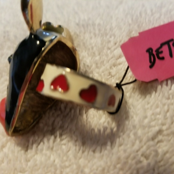 ring - Picture 2 of 4